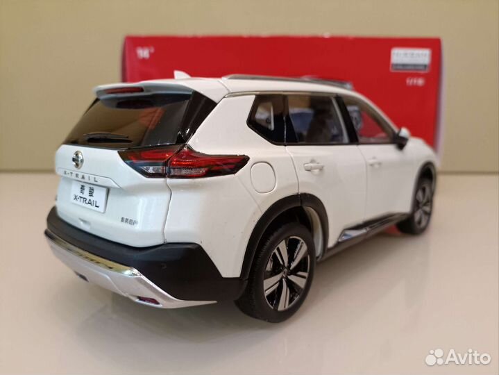 Nissan X-Trail IV (2021-2023) Белый 1:18