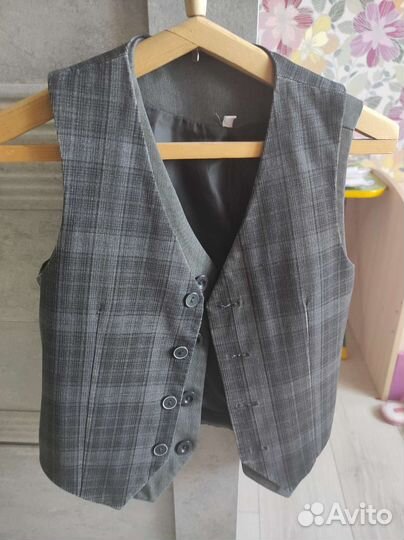 Пиджак и жилетки