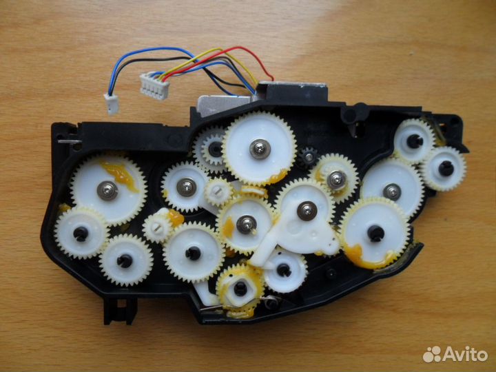 Шагов.двигатель оргтехники Panasonic и 2 редуктора