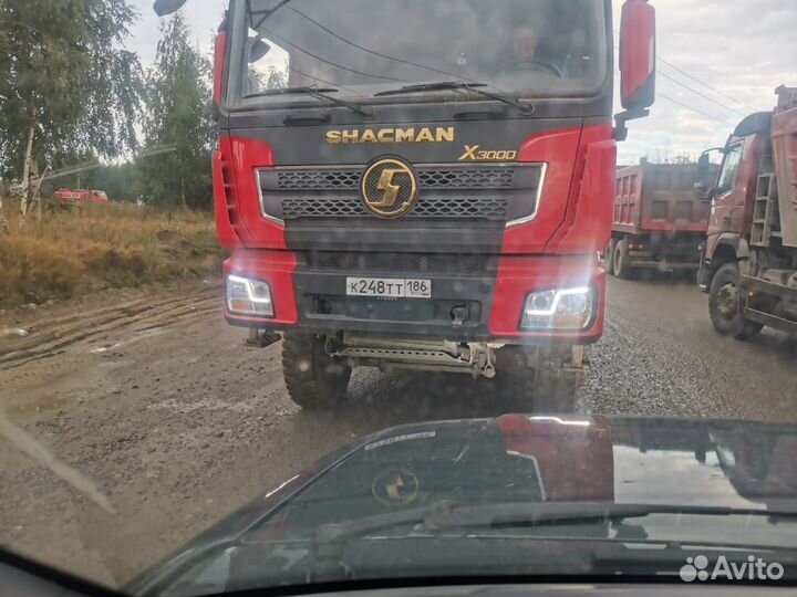 Водитель самосвала