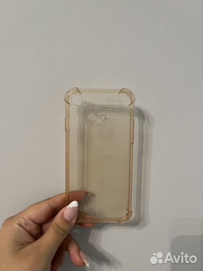 Продам 3 чехла на iPhone 8