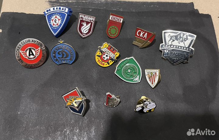 Значки футбол и хоккей