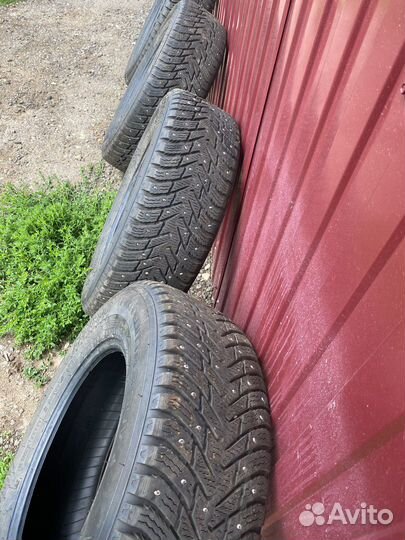 Nokian Tyres Hakkapeliitta 8 SUV 215/70 R16 100T