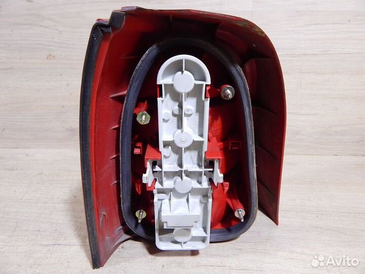 Фонарь правый Audi A4 B5 универсал