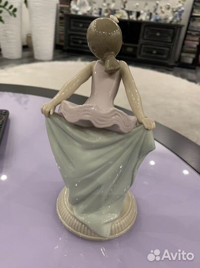 Фарфоровая статуэтка балерина Nao Lladro