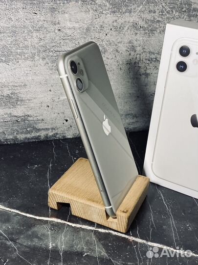 iPhone 11, 64 ГБ