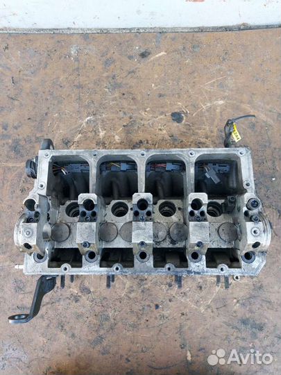 Головка блока цилиндров Volkswagen Golf 4 03810337
