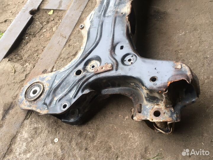 Подрамник Гольф 4