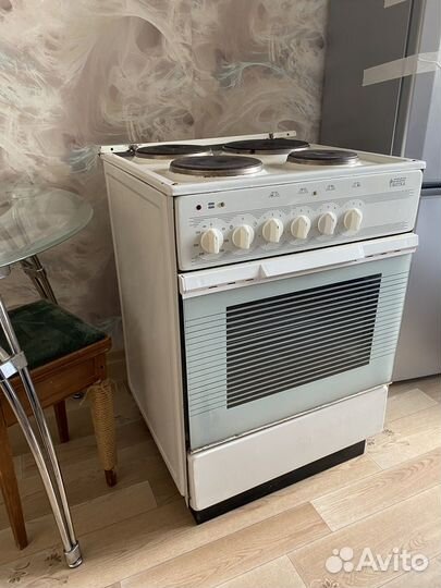 Электроплита с духовкой Вятка бу