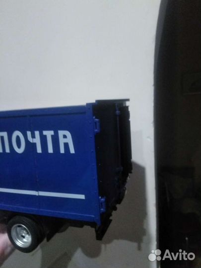 Машина игрушка 