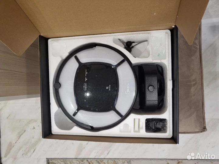 Робот пылесос Midea mvcr03