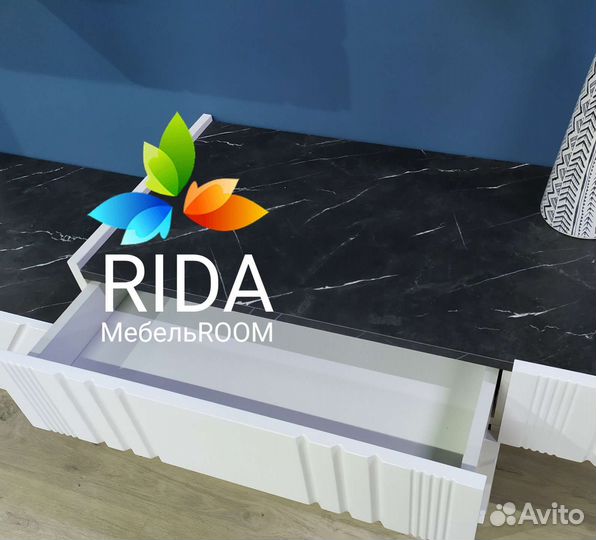 Консоль. Туалетный столик Черный/белый