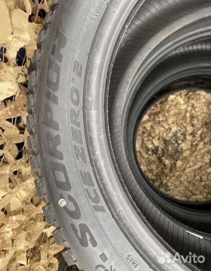 Pirelli Scorpion Ice Zero 2 285/35 R22 106H