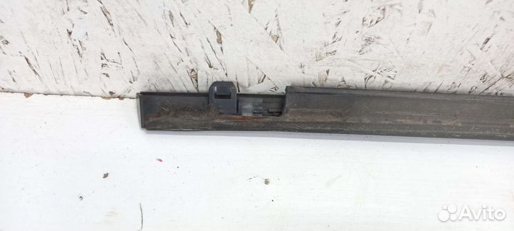 Молдинг стекла задний правый Pajero Sport2