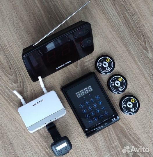 Кнопка вызова официанта комплект с табло и часами