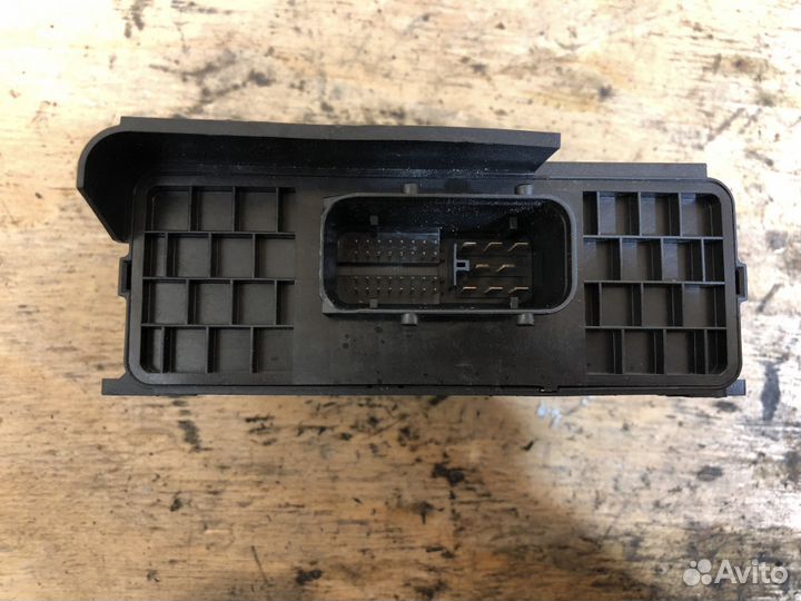 Блок управления бортовой сетью Audi A6 C6