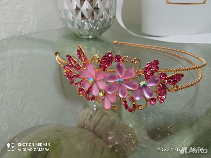 Ободок для волос со стразами