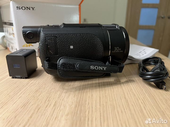 Видеокамера Sony FDR-AX53
