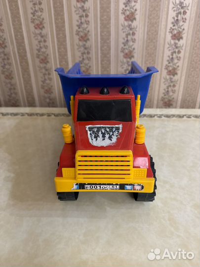 Игрушка самосвал большой