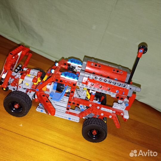 Конструктор lego Technic 42075 Служба быстрого реа
