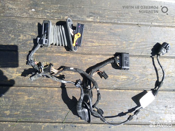 Проводка двери задней правой VW Гольф6 универ