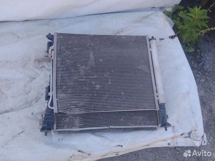 Радиатор охлаждения Kia Sorento 4
