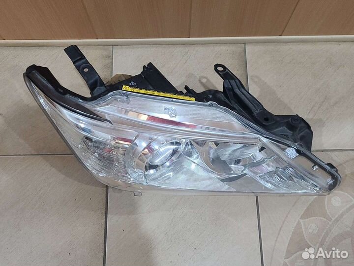 Фара передняя правая Toyota Camry V50