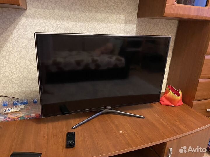 Телевизор Samsung 43', smart tv, wifi