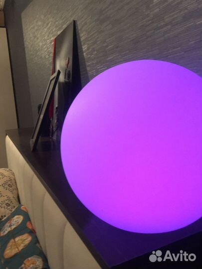 Светильник круглый меняет цвет