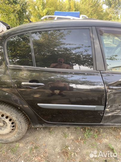 Дверь задняя правая рено меган 2