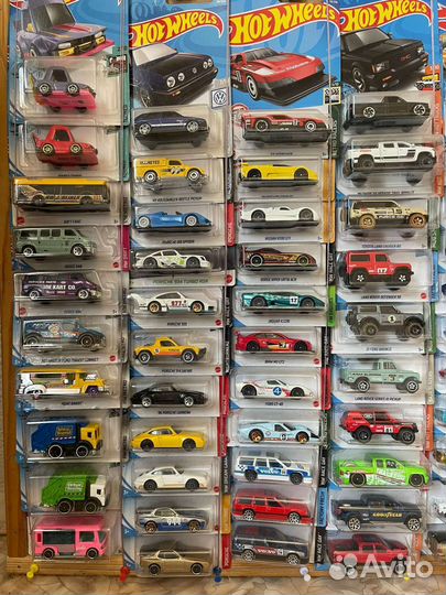 Hot Wheels 118 штук