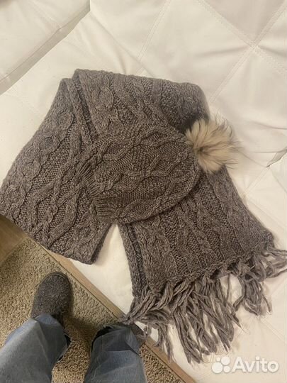 Комплект Женский шарф и шапка Benetton