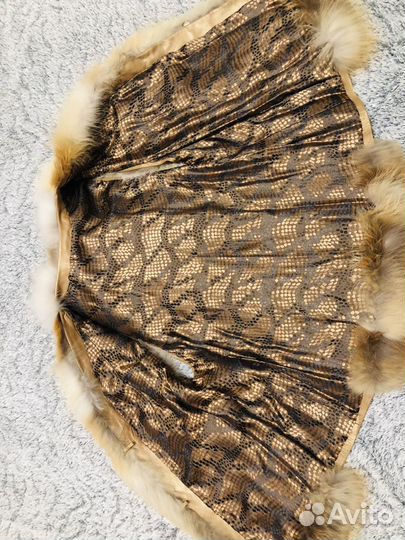 Меховой жилет из лисы