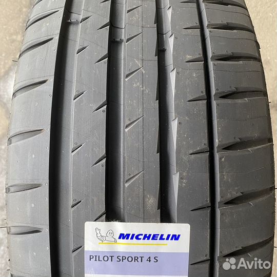 Michelin Pilot Sport 4 S 245/45 R20 103Y