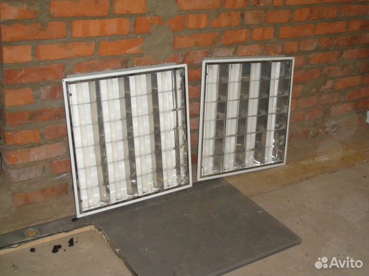 Светильник для потолка Армстронг