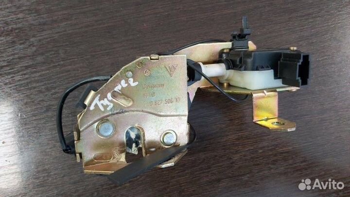 Замок стекла багажника Volkswagen Touareg 1 4.2