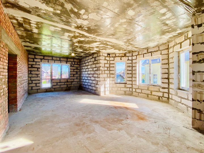 Коттедж 270 м² на участке 9 сот.