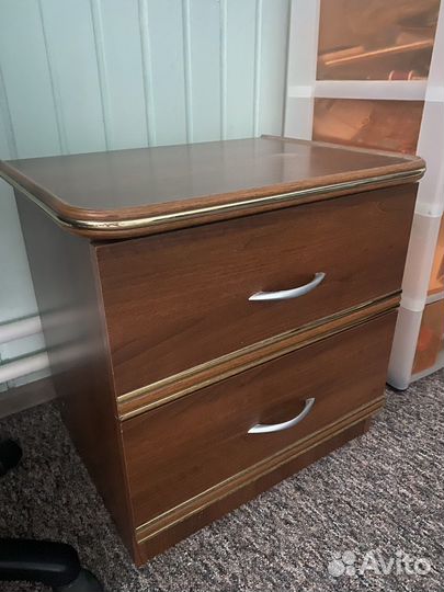 Тумба прикроватная