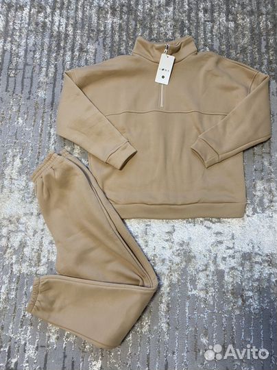 Спортивный костюм женский