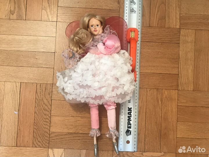 Фея. Музыкальная фарфоровая кукла