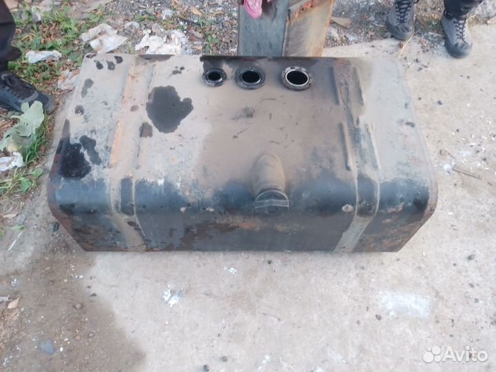 Бензиновый бак на хендай 78, литраж 90