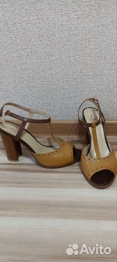 Босоножки 38