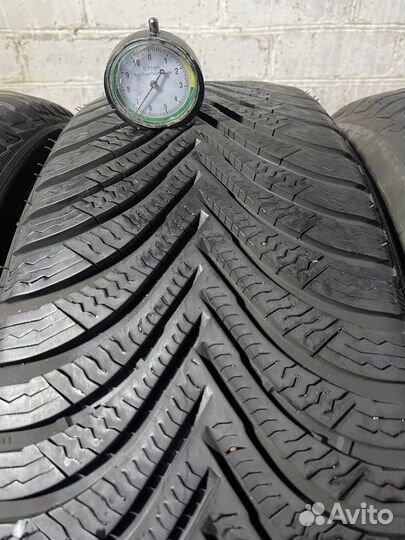Michelin Alpin 5 215/65 R17