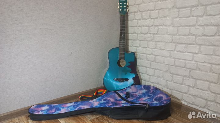 Акустическая гитара Belucci, чехол, ремень и тюнер