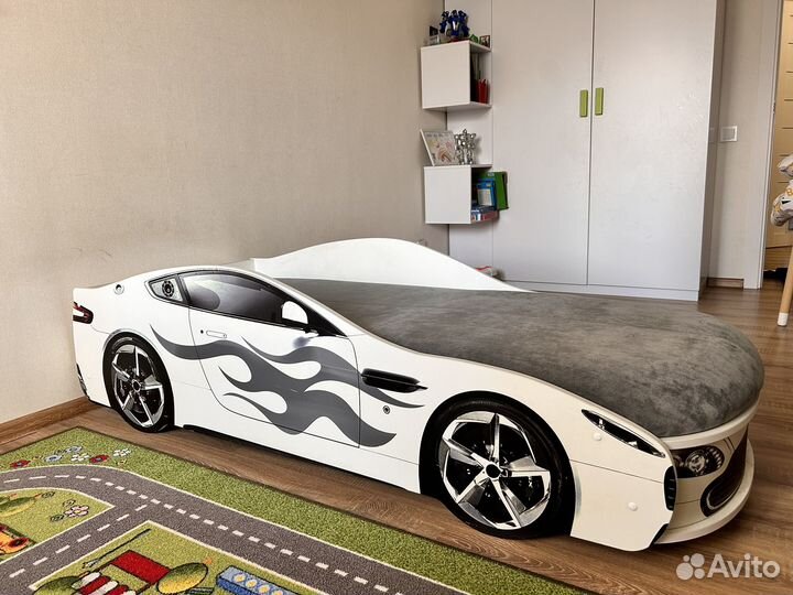 Кровать машина