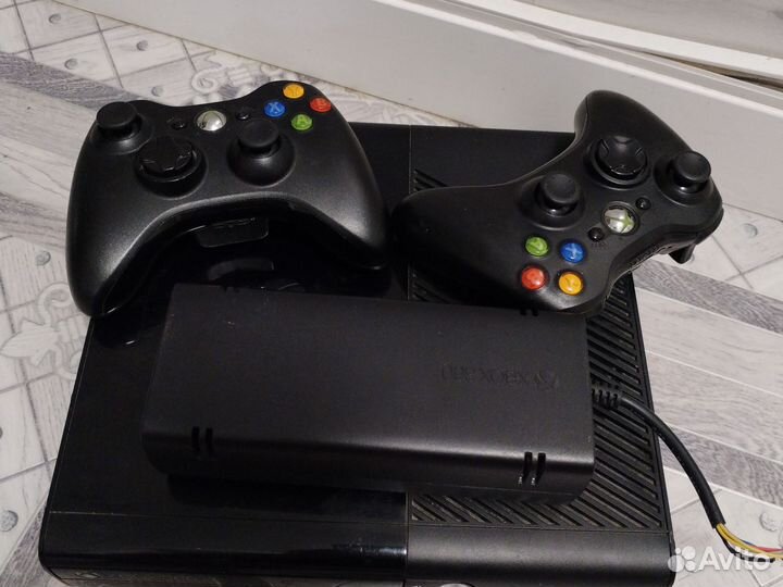 Xbox 360e без блока питания