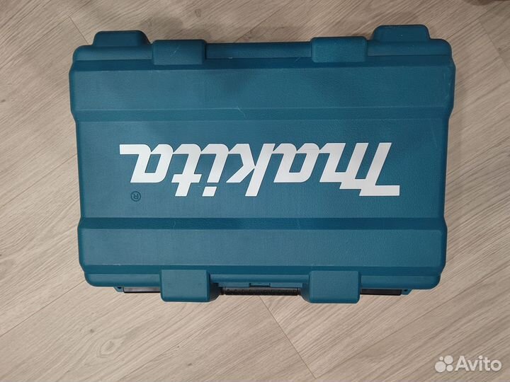 Дрель шуруповерт Makita DF457DWE