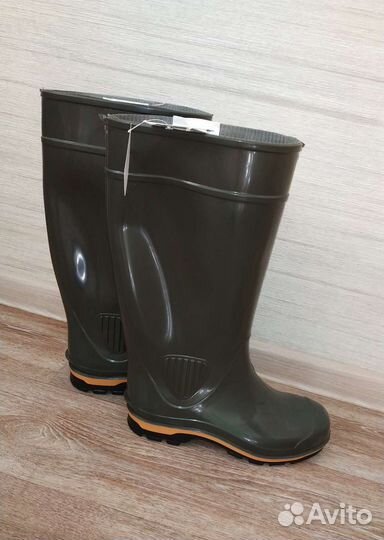 Резиновые сапоги