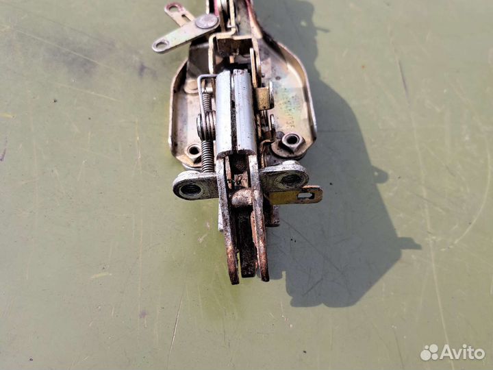 Замок багажника на Мерседес S123 универсал