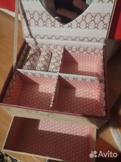 Шкатулка для украшений